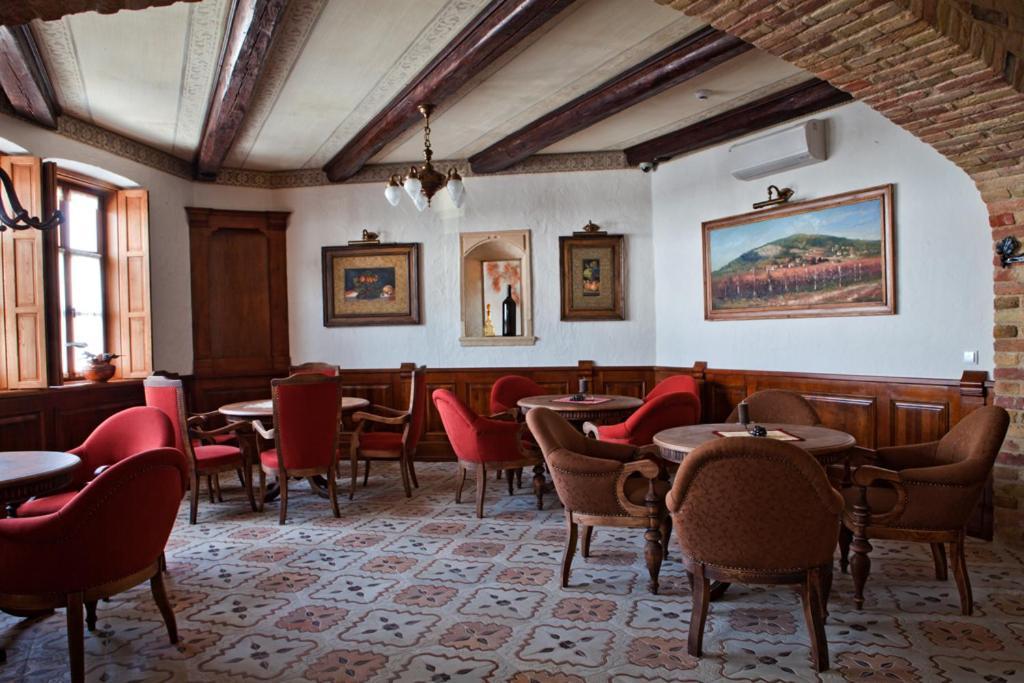 Halasi Pince Panzio Villány Exterior foto